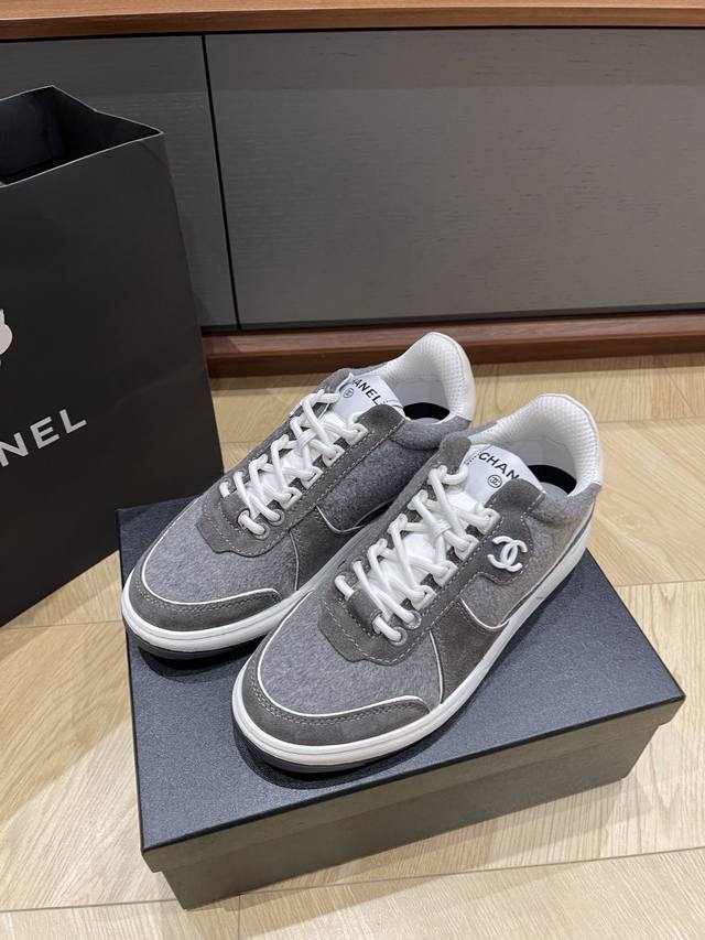顶级版本 Chanel**24B新款休闲鞋 长毛款麂皮拼接 纺织里橡胶底size35 36 37 38 39订40不退换